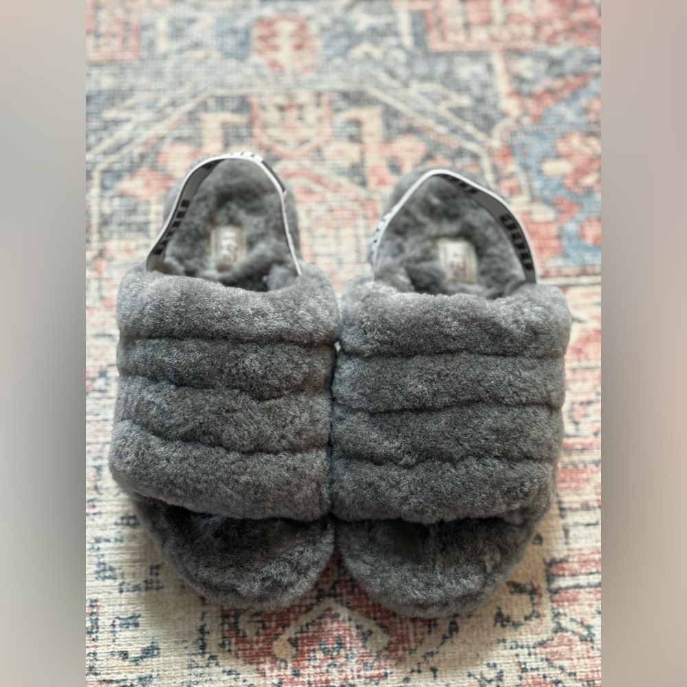 Ugg Australia Gray Slippers/Size 7